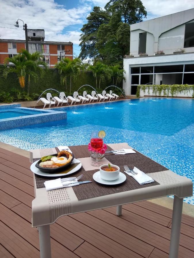Hotel Blue 66 Кали Екстериор снимка