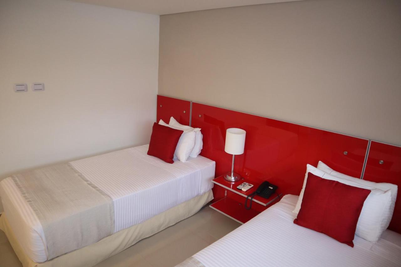 Hotel Blue 66 Кали Екстериор снимка