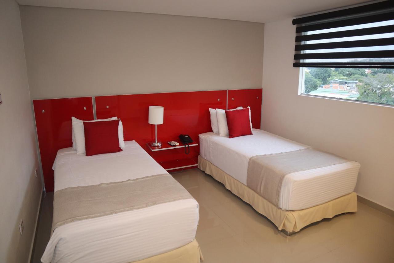 Hotel Blue 66 Кали Екстериор снимка