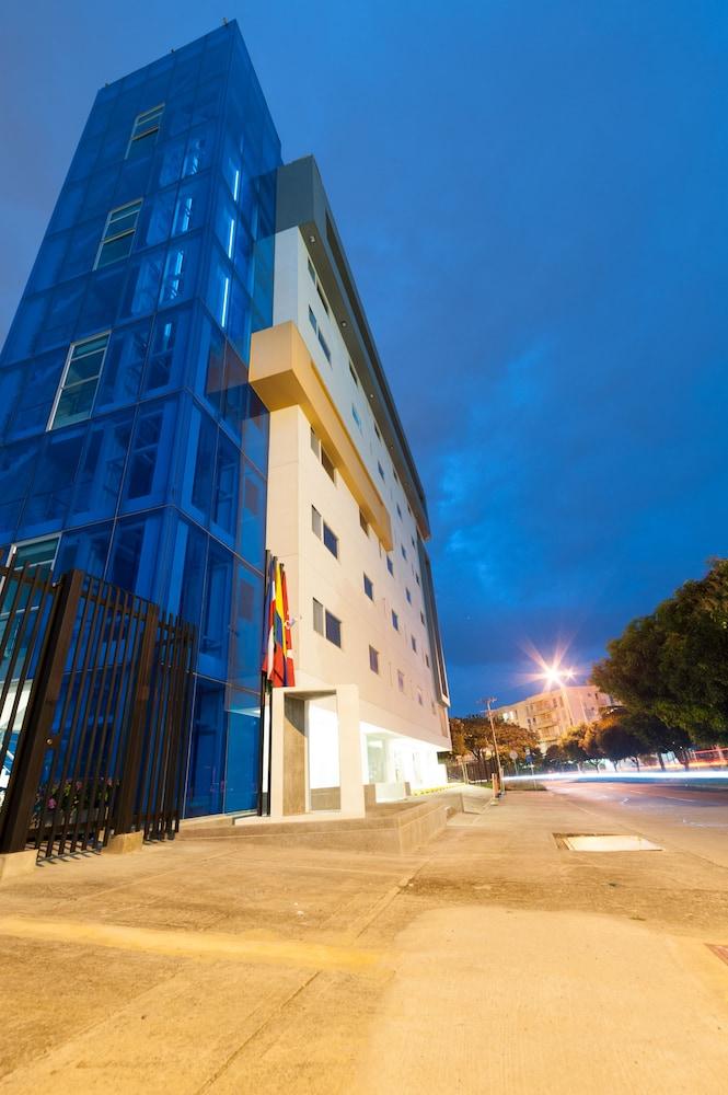 Hotel Blue 66 Кали Екстериор снимка