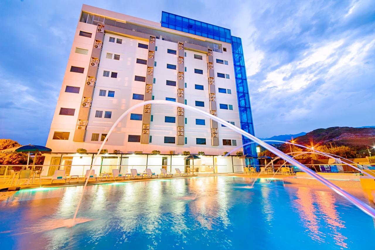 Hotel Blue 66 Кали Екстериор снимка